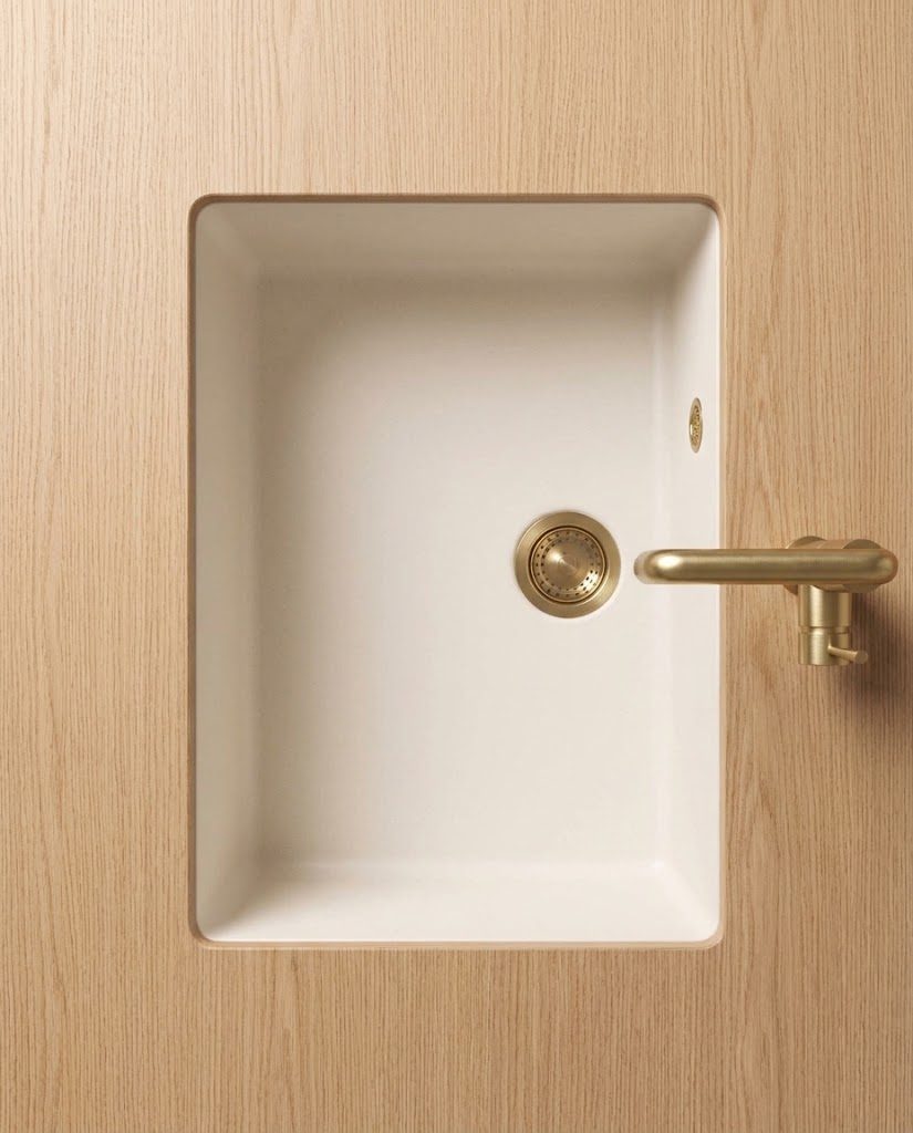 Ivory KB undermount in oak, from above